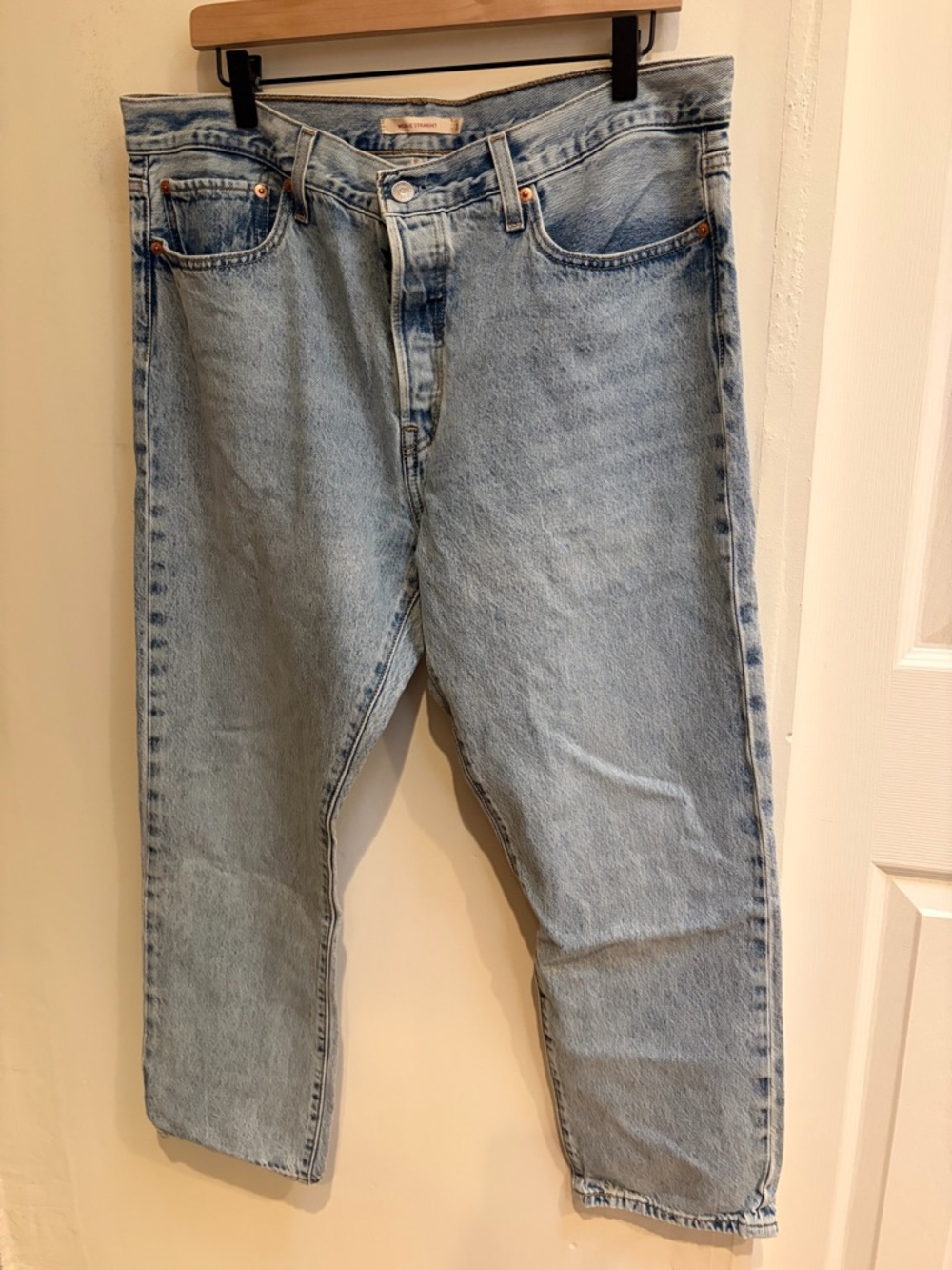 Levi's Women's Light Blue Straight Leg Jeans